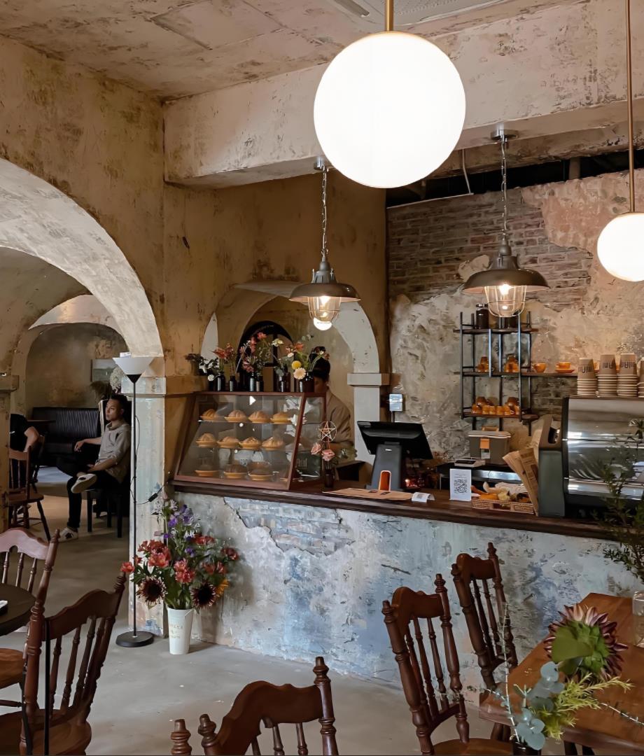 復(fù)古文藝風(fēng)烘焙店裝修案例