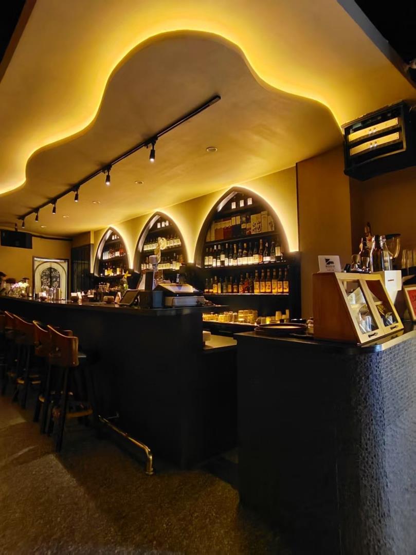 <a href=http://www.028hxjt.com/yulezhuanqu/yulezhuanquliebiao/ target=_blank class=infotextkey>重慶酒吧裝修</a>效果圖，非常有格調(diào)，燈光柔和