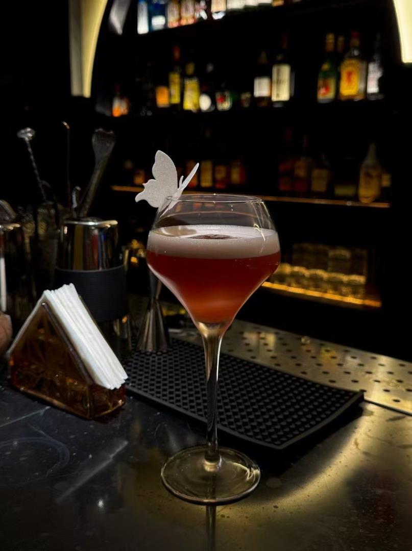 重慶酒吧裝修效果圖，非常有格調(diào)，燈光柔和