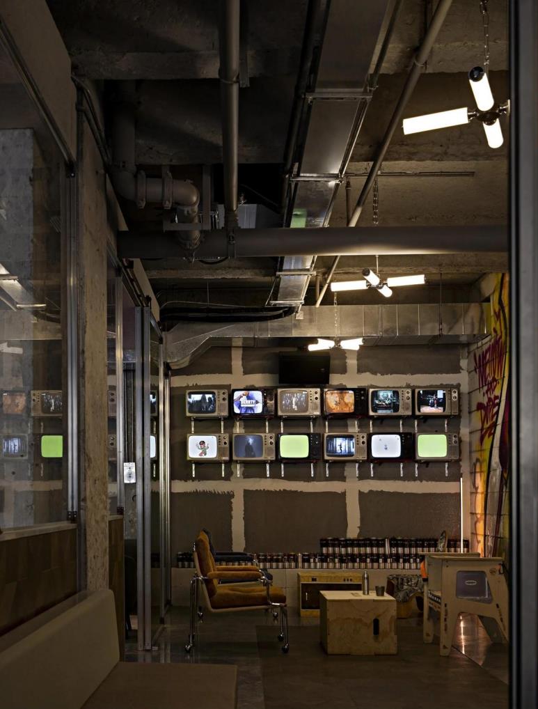 工業(yè)風(fēng)酒吧裝修效果圖，粗獷又精致！