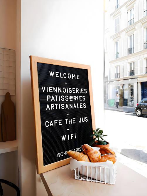 甜品店裝修設(shè)計(jì)，清新ins風(fēng)原木系咖啡甜品店